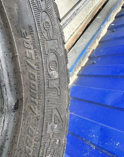 Goodyear Vector 4Seasons 205/50 R17