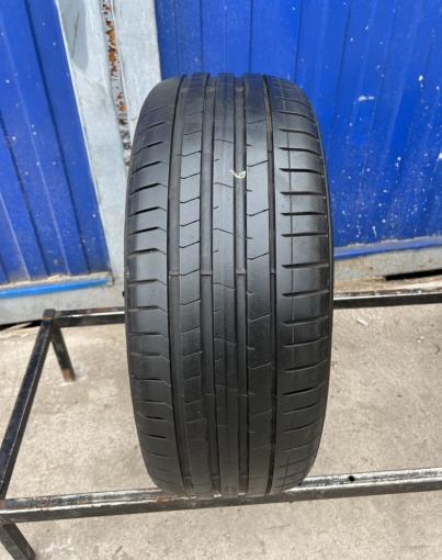 Pirelli P Zero PZ4 225/40 R19 93W