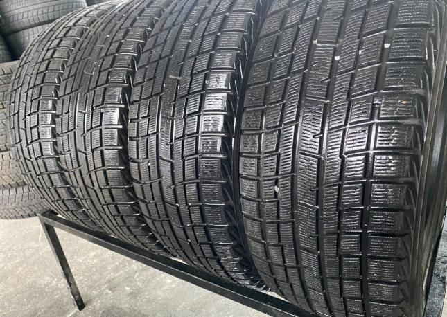 Yokohama Ice Guard IG30 215/55 R17