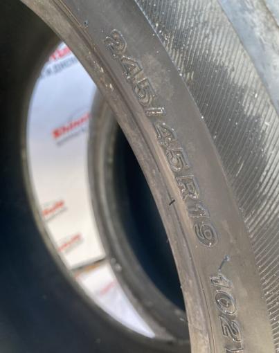 Bridgestone Potenza S001 245/45 R19 и 275/40 R19