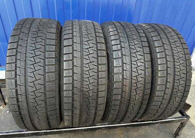 Pirelli Ice Asimmetrico Plus 215/55 R17