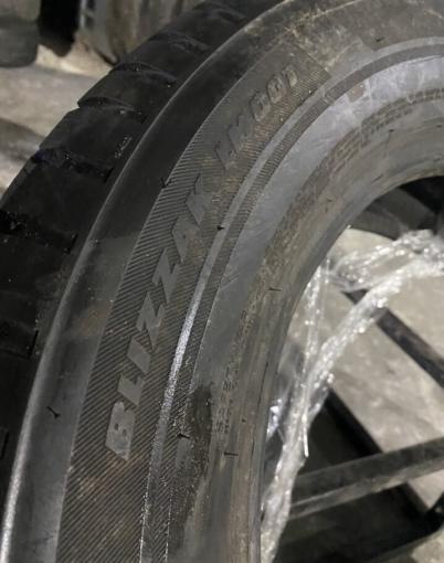 Bridgestone Blizzak LM-001 215/65 R17