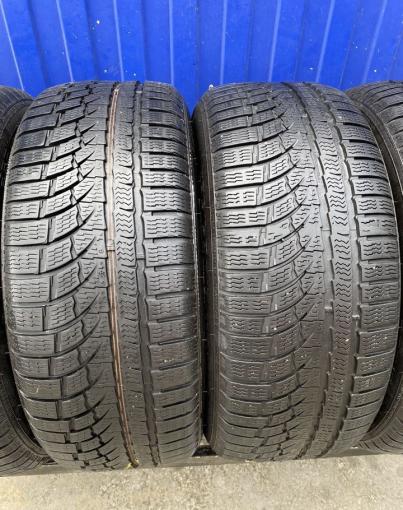 Nokian Tyres WR A4 235/55 R17