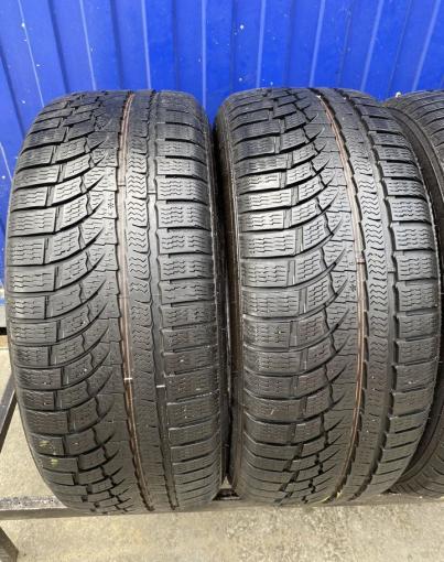 Nokian Tyres WR A4 235/55 R17