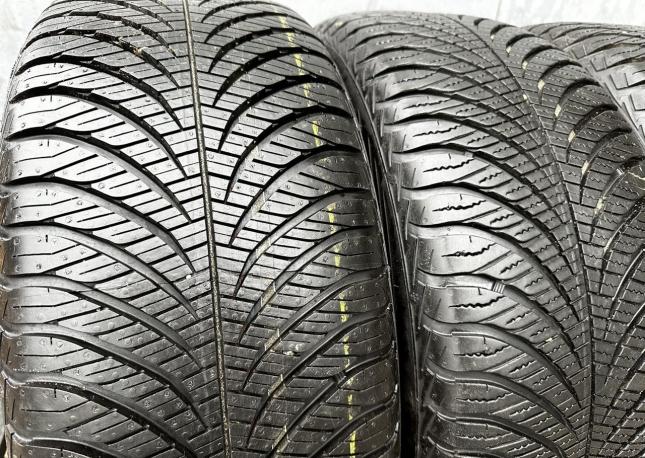 Goodyear Vector 4Seasons 235/55 R17