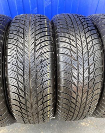 Bridgestone Blizzak LM-001 215/65 R17