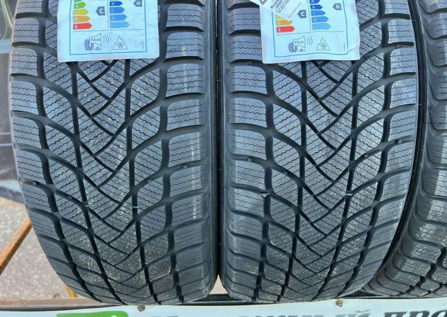 Landsail Winter Lander 215/55 R17 94V