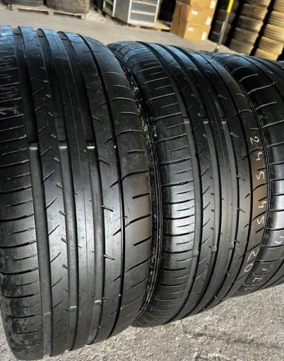 Dunlop SP Sport Maxx 050+ 245/45 R20 и 275/40 R20