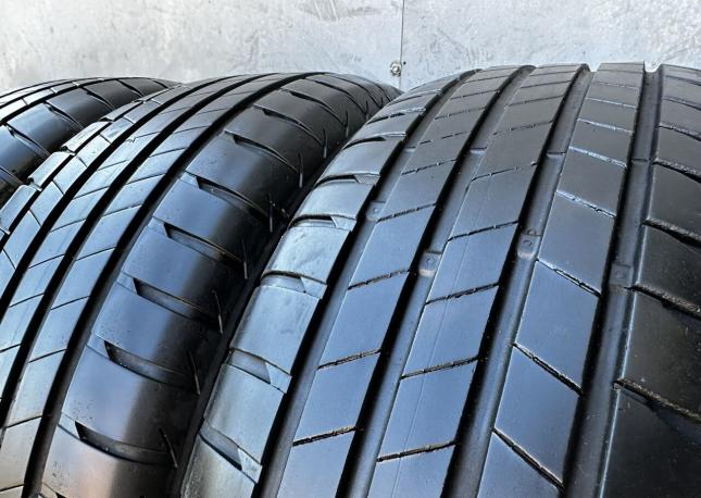 Bridgestone Turanza T005 215/60 R17