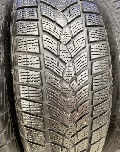 Goodyear UltraGrip Performance Gen-1 215/65 R17