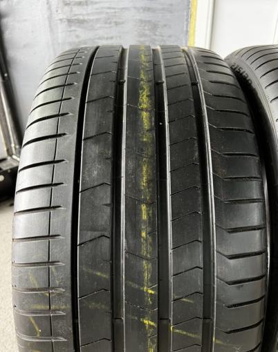 Pirelli P Zero PZ4 275/30 R21