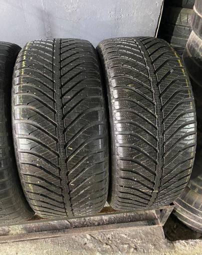 Goodyear Vector 4Seasons 225/45 R17