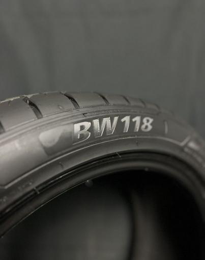 Bearway BW118 275/40 R21 и 315/35 R21