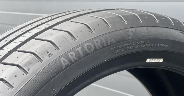 Zeta Alventi 255/45 R19