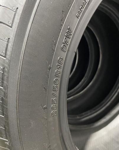 Yokohama Advan dB V552 235/50 R18