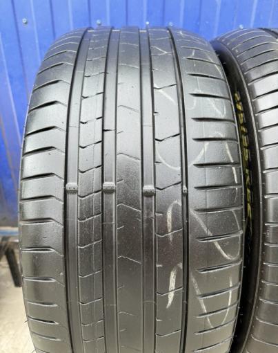 Pirelli P Zero PZ4 275/35 R22