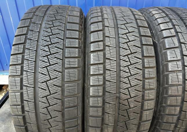 Pirelli Ice Asimmetrico Plus 215/55 R17