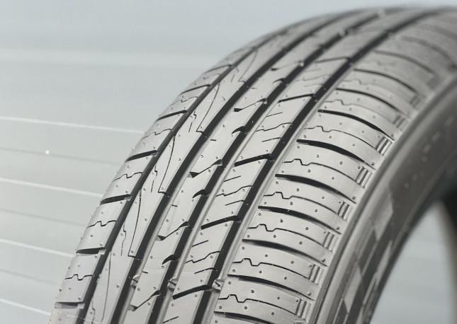 Zeta Impero 235/50 R20 104W