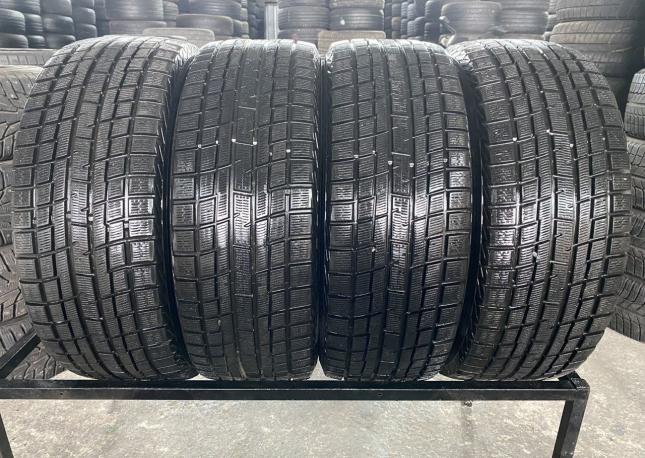 Yokohama Ice Guard IG30 215/55 R17