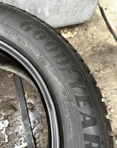 Goodyear Vector 4Seasons 235/55 R17