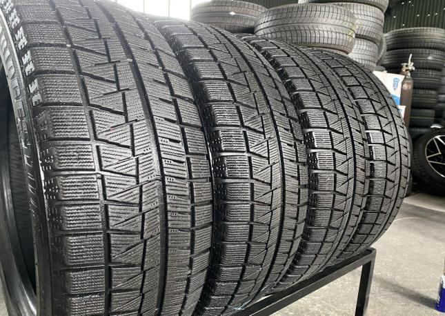 Bridgestone Blizzak Revo GZ 215/55 R17