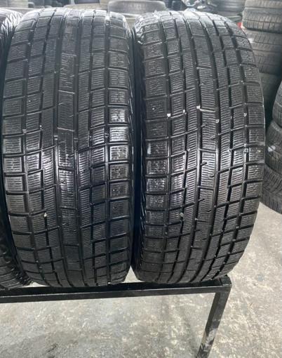 Yokohama Ice Guard IG30 215/55 R17