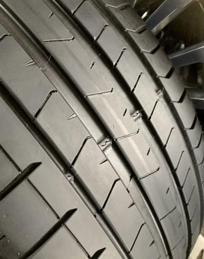 Pirelli P Zero PZ4 285/40 R23 и 325/35 R23 111Y