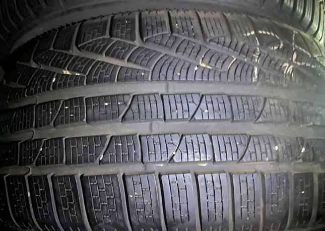 Pirelli Winter Sottozero 240 Serie II 235/40 R18