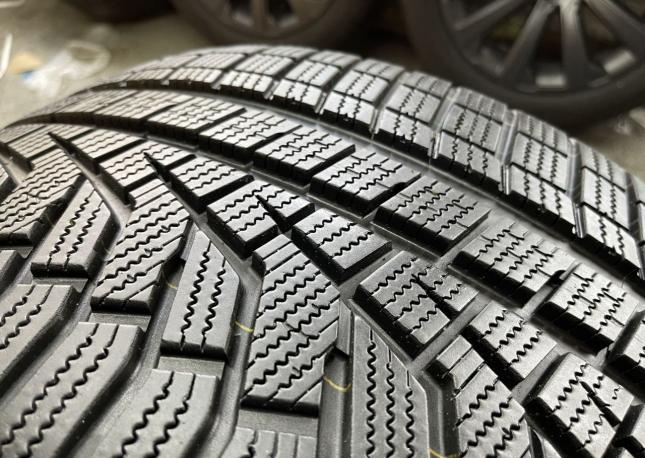 Hankook Winter I&#39;Cept Evo2 W320A SUV 285/45 R21 113V