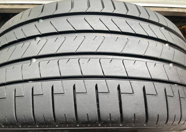 Pirelli P Zero PZ4 295/35 R21 107Y