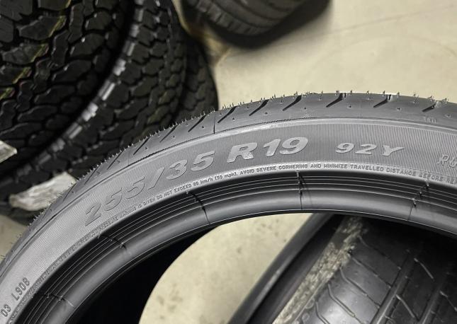 Pirelli P Zero 225/40 R19 и 255/35 R19 Y