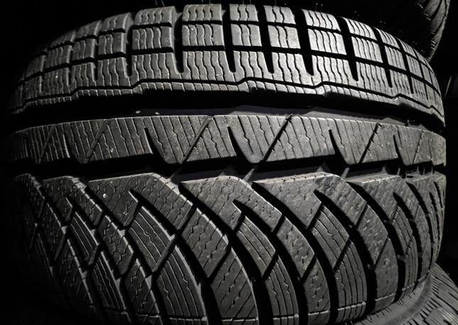 Michelin Alpin 4 245/45 R18