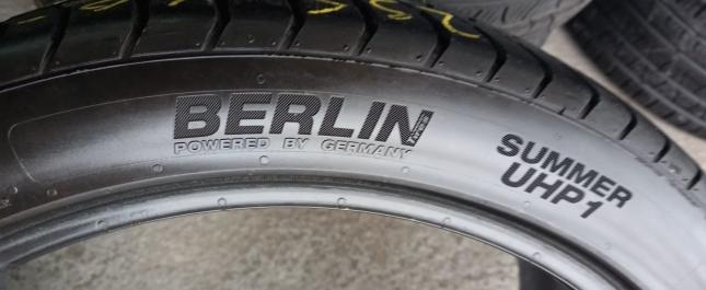 Berlin Summer UHP 235/40 R18 95Y