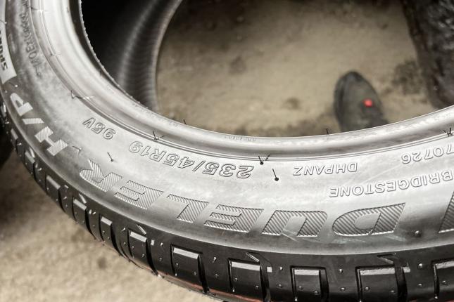 Bridgestone Dueler H/P Sport RFT 235/45 R19