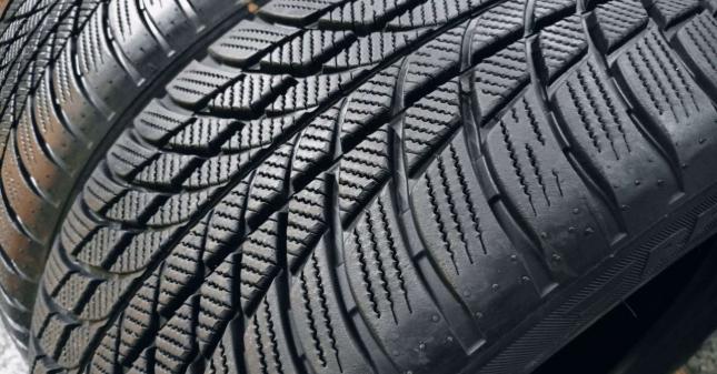 Bridgestone Blizzak LM-001 225/50 R17