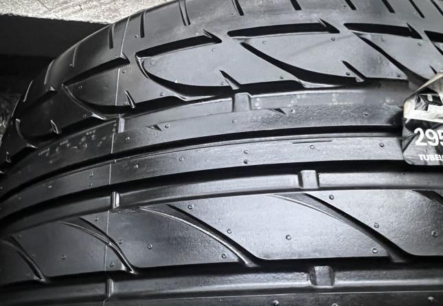 Bridgestone Potenza S001 295/35 R20