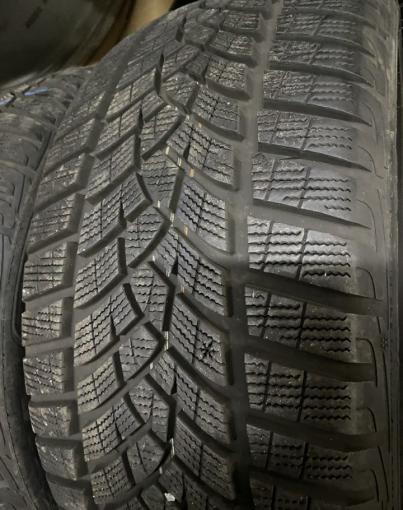 Goodyear UltraGrip Performance 235/45 R18