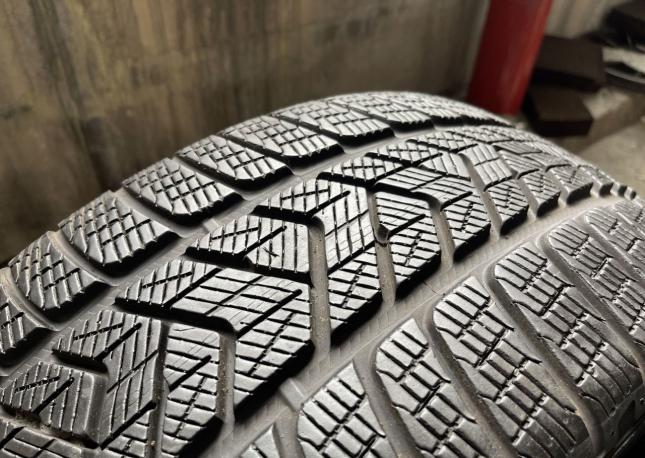 Pirelli Scorpion Winter 255/40 R21 102V
