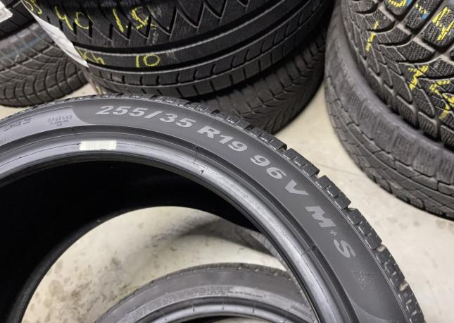 Pirelli Winter Sottozero 270 Serie II 255/35 R19 96V