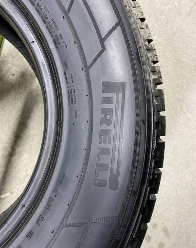 Pirelli Carrier Winter 225/70 R15C