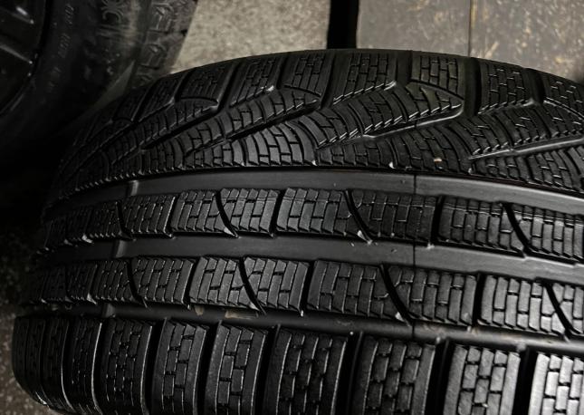 Pirelli Winter Sottozero 240 Serie II 235/40 R19