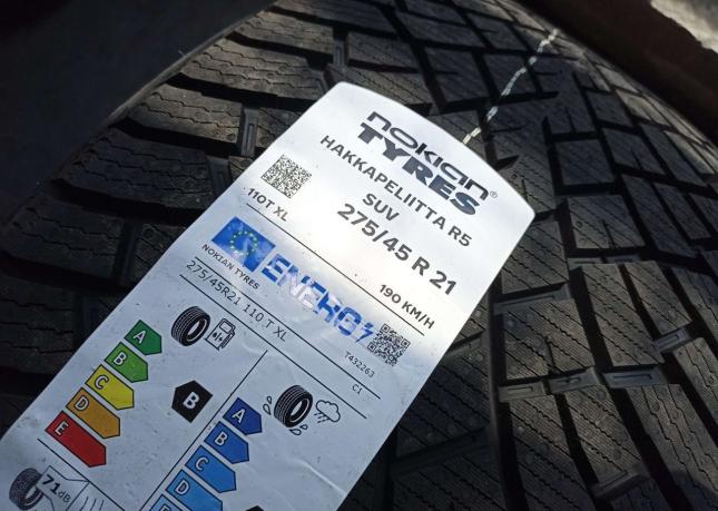 Nokian Tyres Hakkapeliitta R5 SUV 275/45 R21