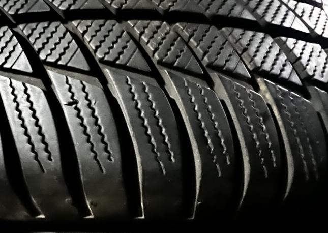 Bridgestone Blizzak LM-001 Evo 245/50 R19