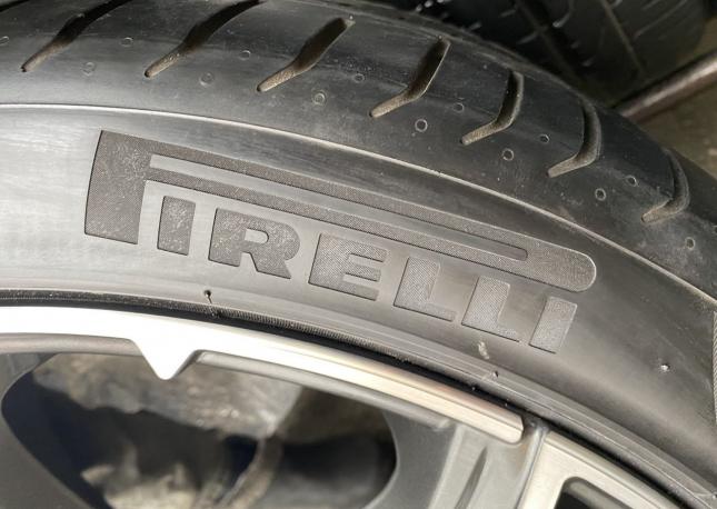 Pirelli P Zero PZ4 265/40 R21 и 295/35 R21 102Y