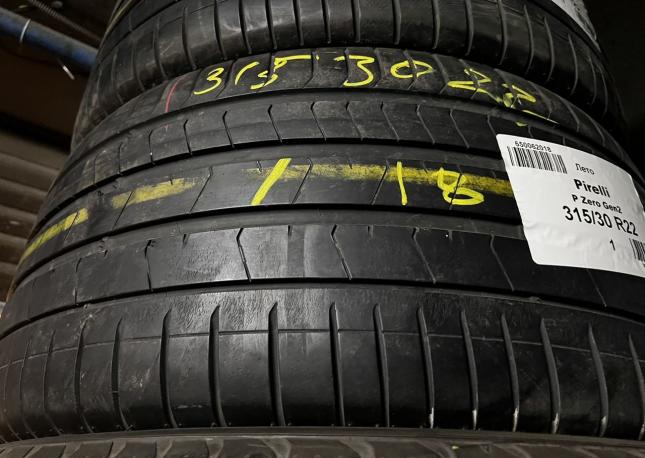 Pirelli P Zero PZ4 315/30 R22