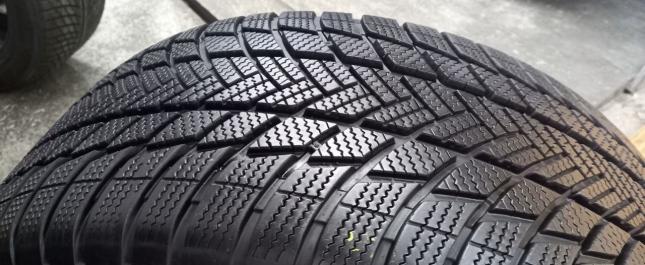 Bridgestone Blizzak LM-001 275/45 R20 110V