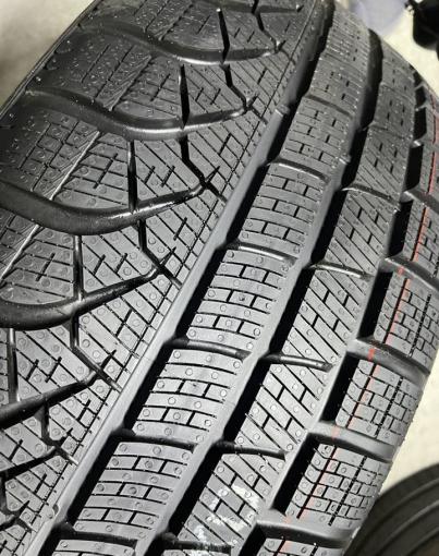 Pirelli P Zero Winter 245/40 R20 99V