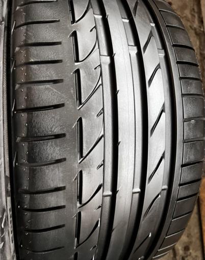 Bridgestone Potenza S001 245/35 R18