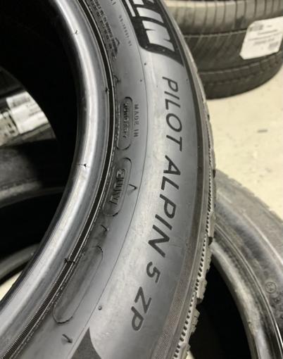 Michelin Pilot Alpin 5 SUV 245/50 R19