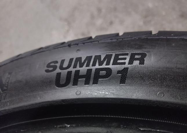 Berlin Summer UHP 235/40 R18 95Y